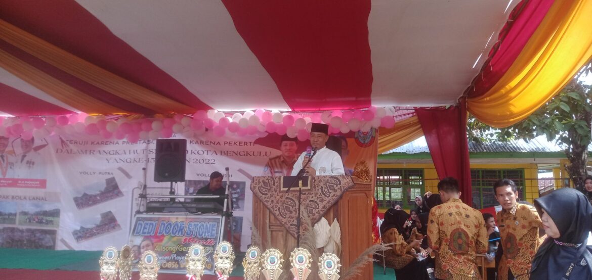Kadis Dikbud Propinsi Bengkulu Menghadiri HUT ke 15 SMA N 10 Kota Bengkulu
