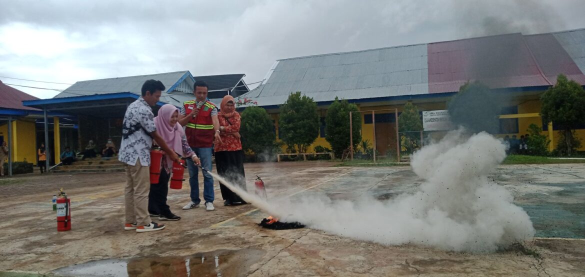 SMA N 8 Kota Bengkulu, Simulasi Pencegahan dan Penanggulangan Bahaya Kebakaran
