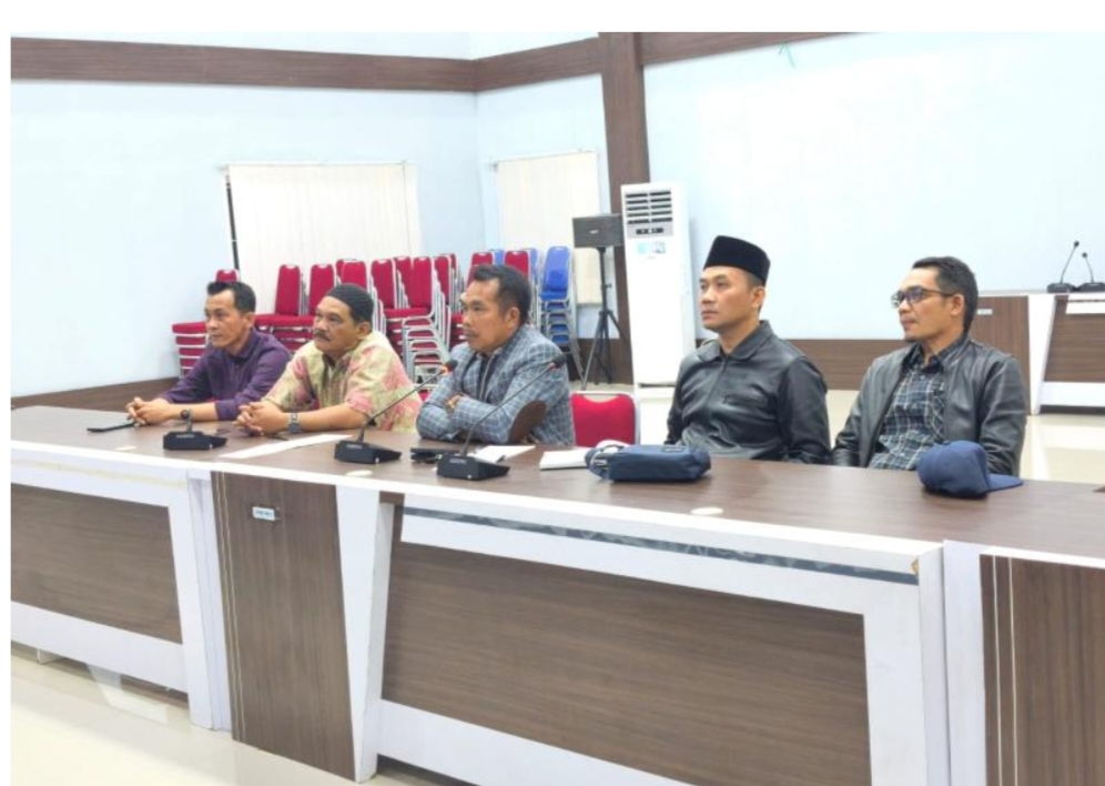 Dr. Hartono Rapat Bersama Pemda Propinsi Bahas Bantuan Banjir Bandang di Sumatera